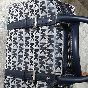 Michaelkors satchel